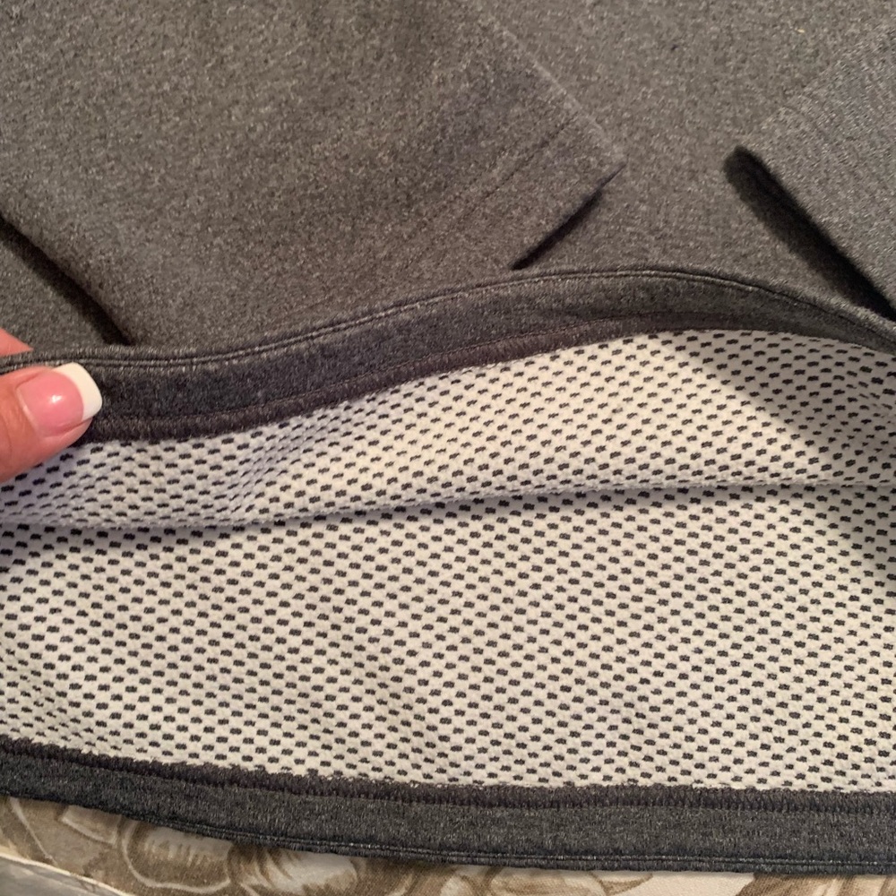 Under Armour Sweatshirt - Picture 3 of 5